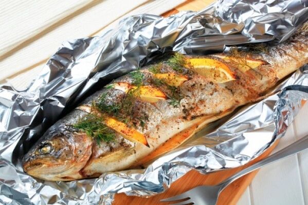Thực hiện theo chế độ ăn kiêng Maggi với cá nướng giấy bạc cho bữa tối